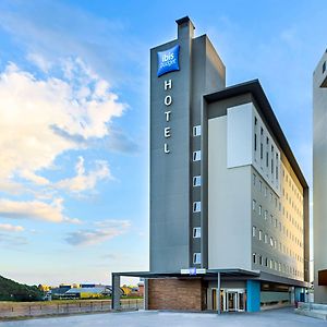 Ibis Budget Curitiba Aeroporto